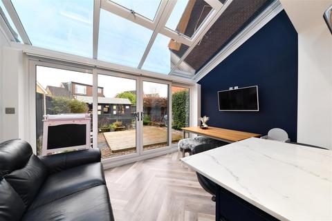 2 bedroom end of terrace house for sale, Cleveland Way, Stevenage
