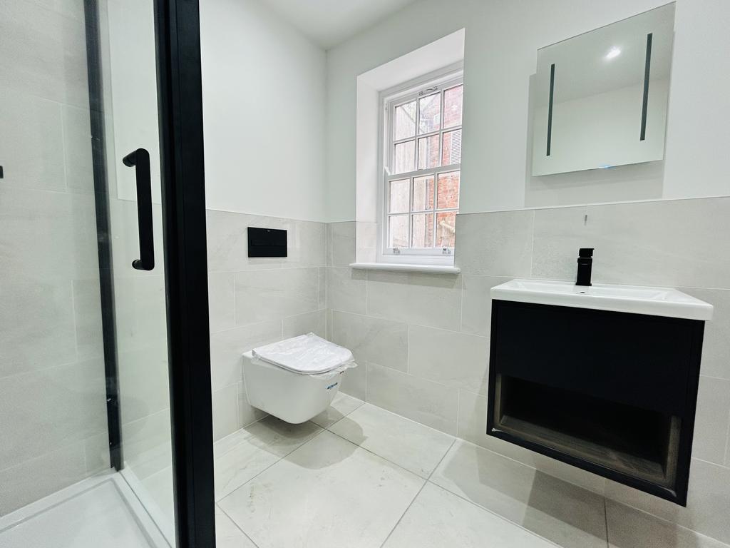En-suite Bathroom
