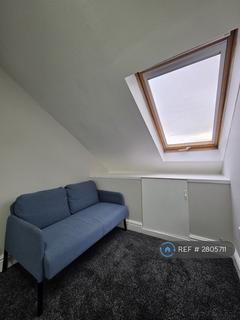 Broadway, Cardiff, CF24