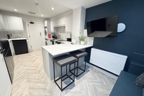 Studio to rent, Bonham Road, BOURNEMOUTH