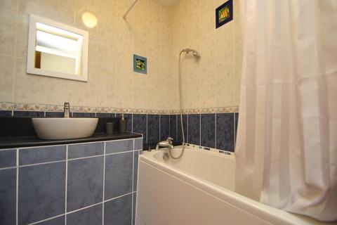 undefined, Talbot Close, SOUTHAMPTON