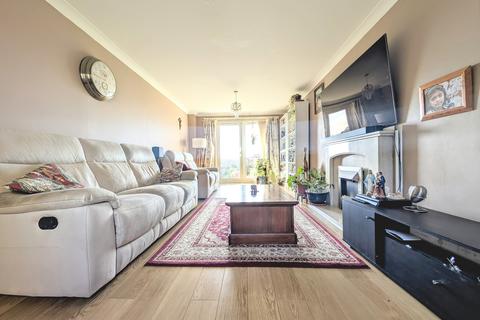 undefined, Sovereign Gardens, Miskin, PONTYCLUN