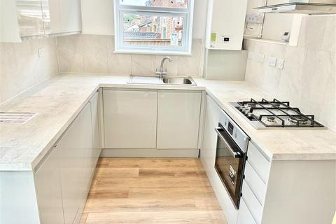 1 bedroom apartment to rent, Bitterne Road West, SOUTHAMPTON