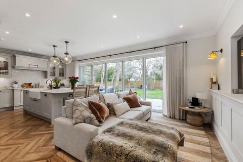 4 bedroom detached house for sale, Bigshotte Court, Crowthorne RG45