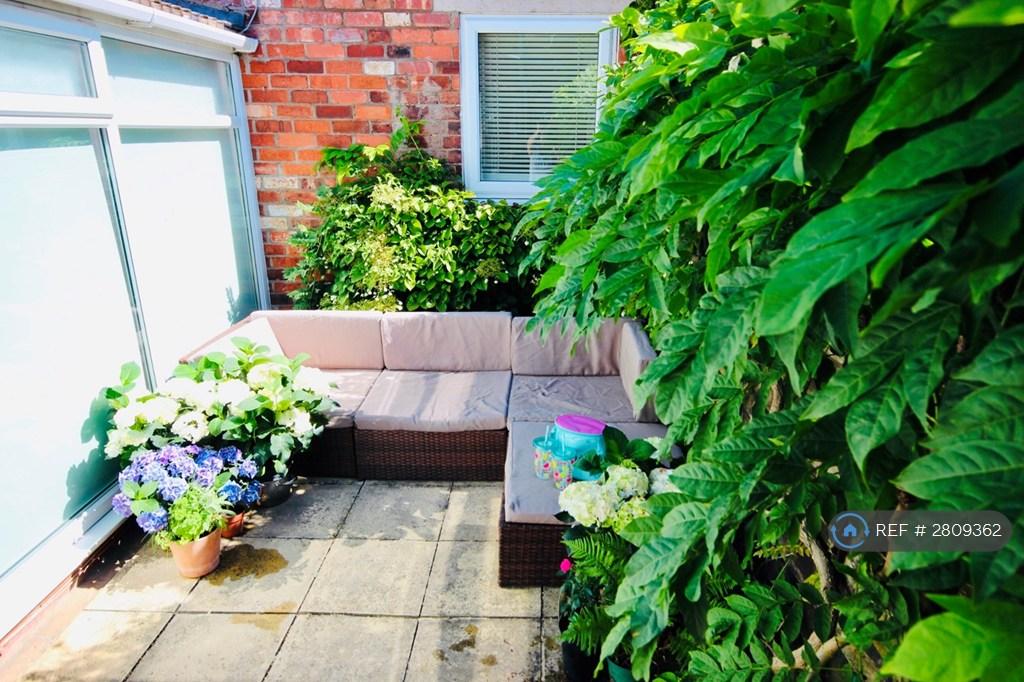 Lovely Shaded Garden