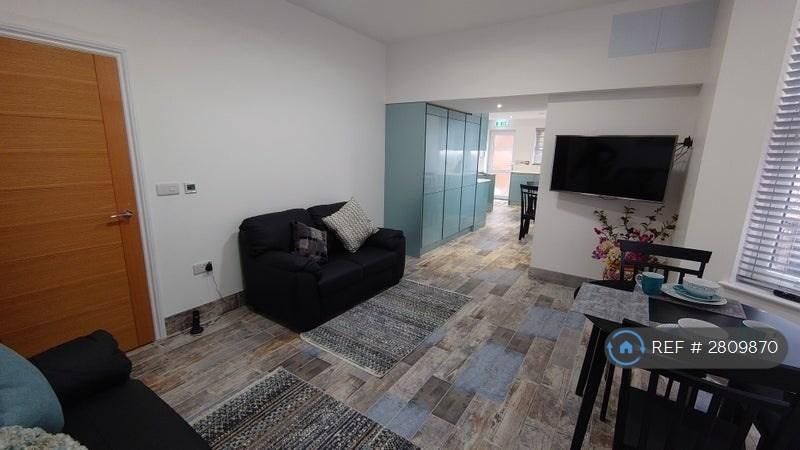 Dining/Kitchen