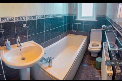 2 bedroom terraced house to rent, Dalton Grove, Leeds, LS11