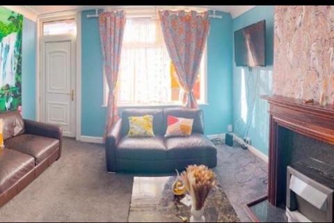 2 bedroom terraced house to rent, Dalton Grove, Leeds, LS11