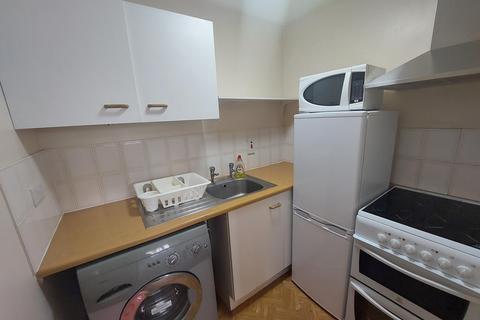 Studio to rent, Burgess Road, SOUTHAMPTON