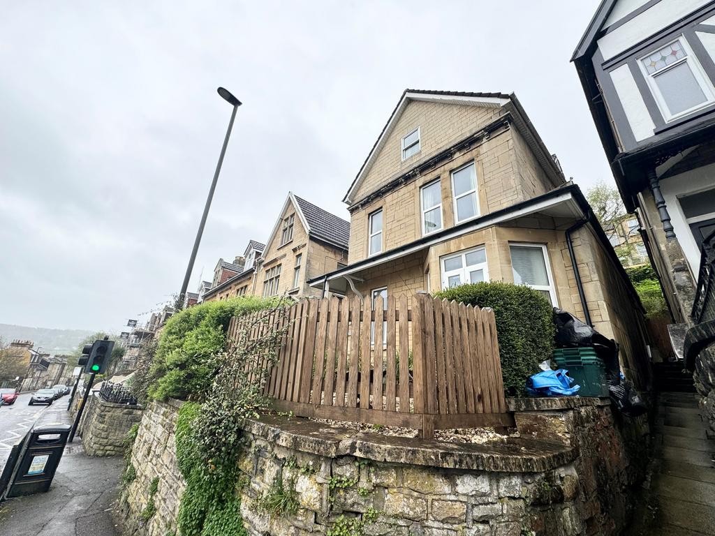 2 bedroom apartment to rent