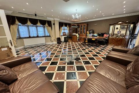 undefined, Spring Grove Road, Isleworth TW7