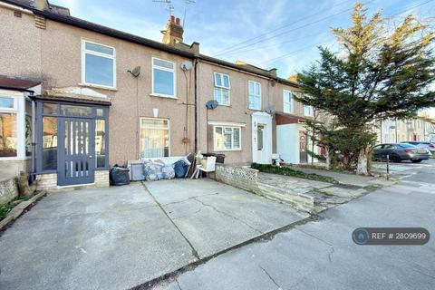 4 bedroom terraced house to rent, Chester Road, Ilford, IG3