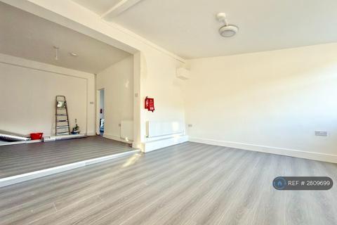 4 bedroom terraced house to rent, Chester Road, Ilford, IG3
