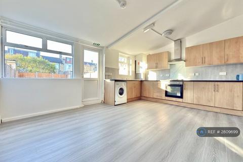 4 bedroom terraced house to rent, Chester Road, Ilford, IG3