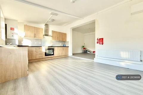 4 bedroom terraced house to rent, Chester Road, Ilford, IG3