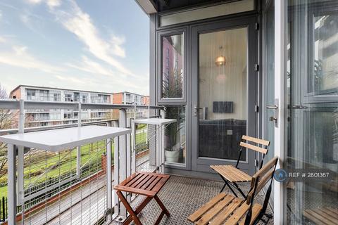 2 bedroom flat to rent, Mason Way, Birmingham, B15