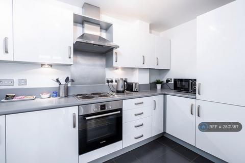 2 bedroom flat to rent, Mason Way, Birmingham, B15