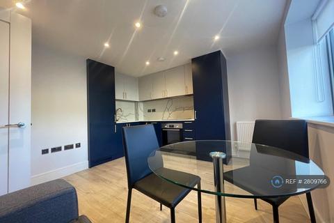 1 bedroom flat to rent, Lonpro Court, London, SW19