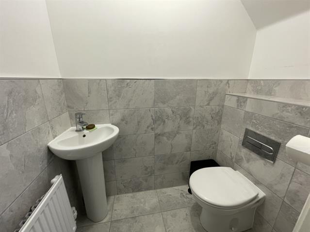 Cloakroom/wc