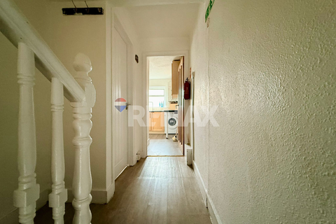 1 bedroom flat to rent, Ley Street, Ilford IG1