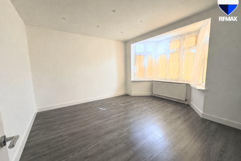 5 bedroom terraced house to rent, Woodbridge Road, Barking IG11
