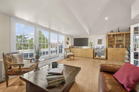 3 bedroom flat for sale, Pond Street, Hampstead, NW3