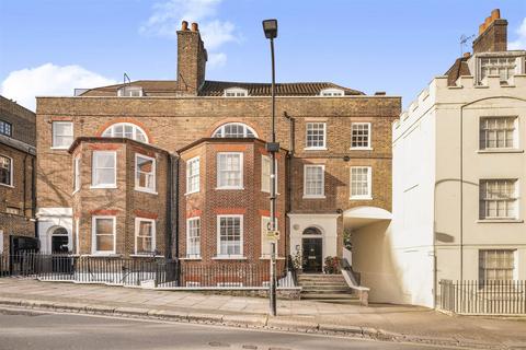 3 bedroom flat for sale, Pond Street, Hampstead, NW3