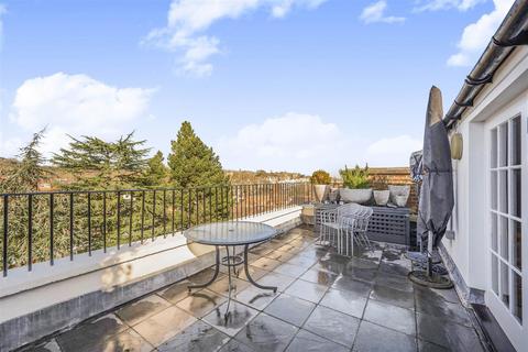 3 bedroom flat for sale, Pond Street, Hampstead, NW3