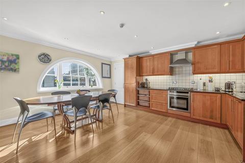 3 bedroom flat for sale, Pond Street, Hampstead, NW3