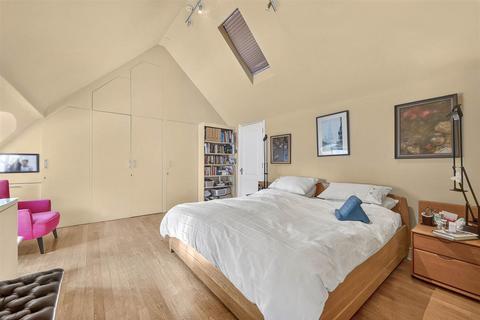 3 bedroom flat for sale, Pond Street, Hampstead, NW3