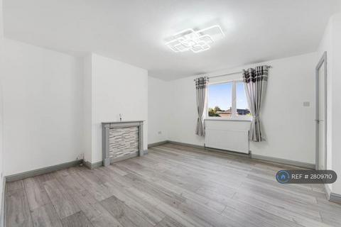 3 bedroom semi-detached house to rent, Beechfield Avenue, Manchester, M26