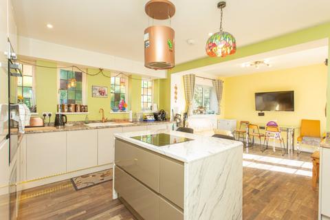 4 bedroom detached house for sale, London Road, River, Kent, CT17