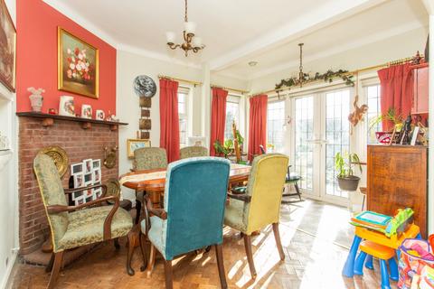 4 bedroom detached house for sale, London Road, River, Kent, CT17