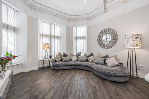 2 bedroom apartment for sale, Flat 1, 3 Avon Hall Gardens