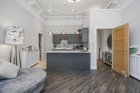 2 bedroom apartment for sale, Flat 1, 3 Avon Hall Gardens