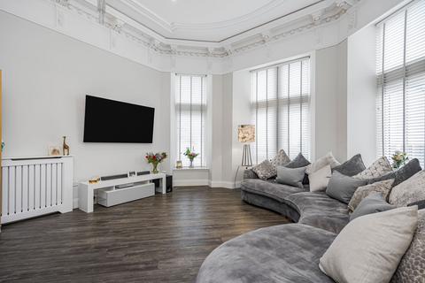 undefined, Flat 1, 3 Avon Hall Gardens