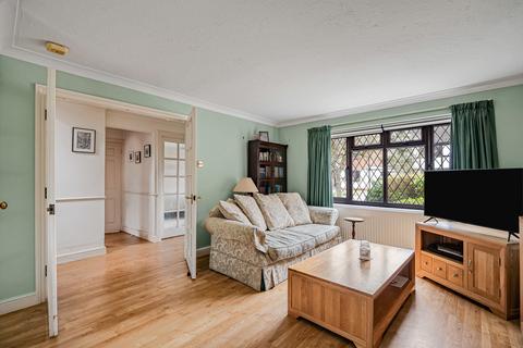 4 bedroom detached house for sale, Wexfenne Gardens, Surrey GU22
