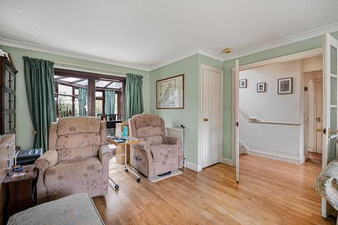 4 bedroom detached house for sale, Wexfenne Gardens, Surrey GU22
