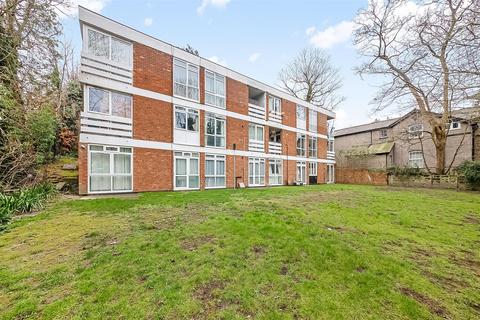 The Pines, Purley CR8