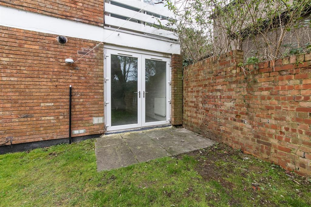 Direct Access to Communal Garden