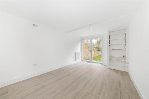 undefined, The Pines, Purley CR8