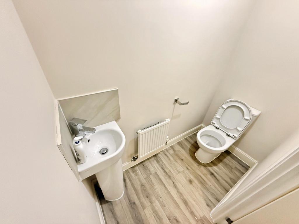 Cloakroom/wc