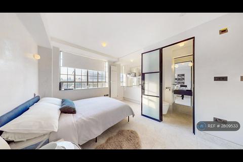 Studio to rent, Chelsea Cloisters, London, SW3
