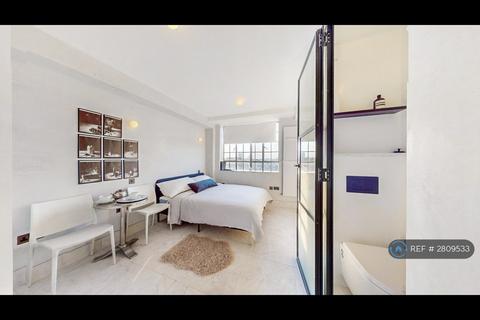 Studio to rent, Chelsea Cloisters, London, SW3