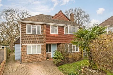 4 bedroom detached house to rent, Harefield, Esher KT10