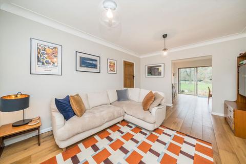 4 bedroom detached house to rent, Harefield, Esher KT10