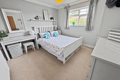2 bedroom flat for sale, Queens Park