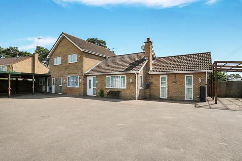 4 bedroom detached house to rent, South Grove, Field Road, Mildenhall