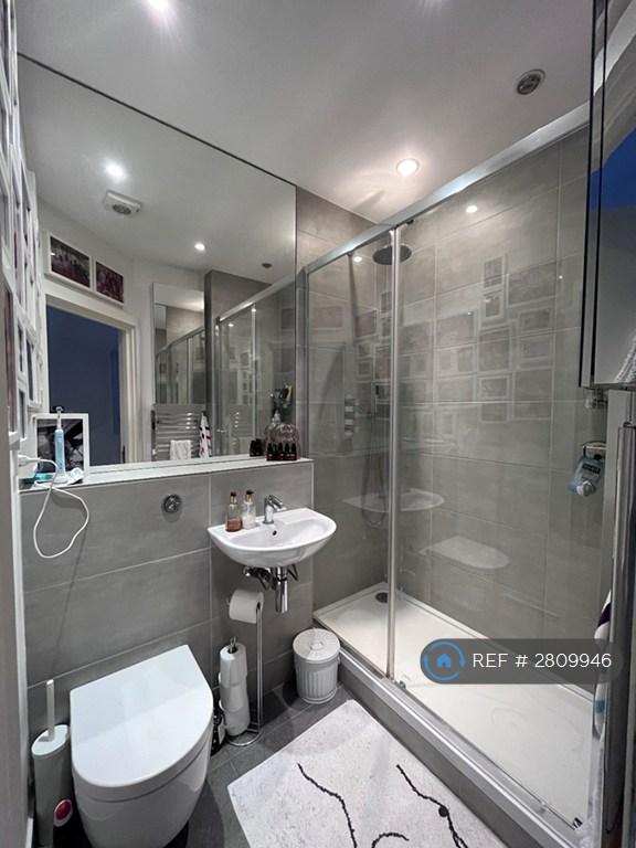 2nd Bathroom