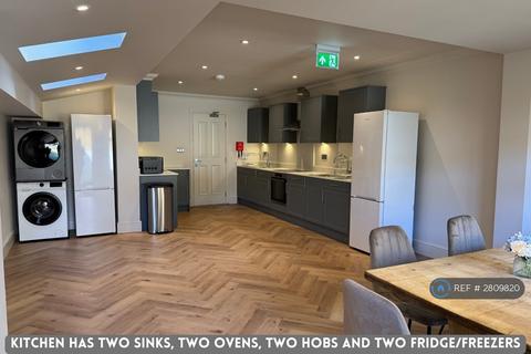1 bedroom in a house share to rent, Burns Road, London, NW10